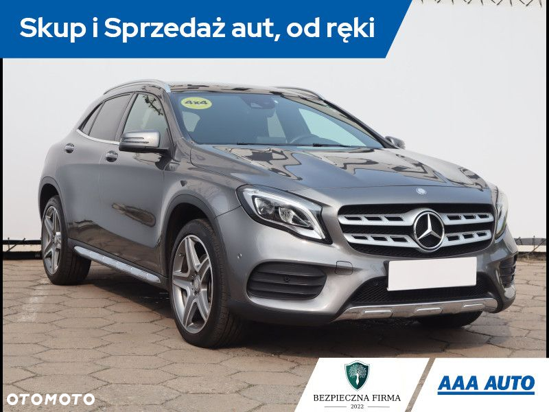 Mercedes-Benz GLA - 2