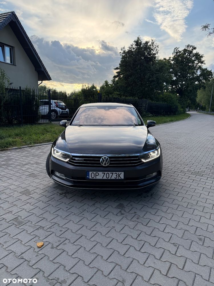 Volkswagen Passat - 2
