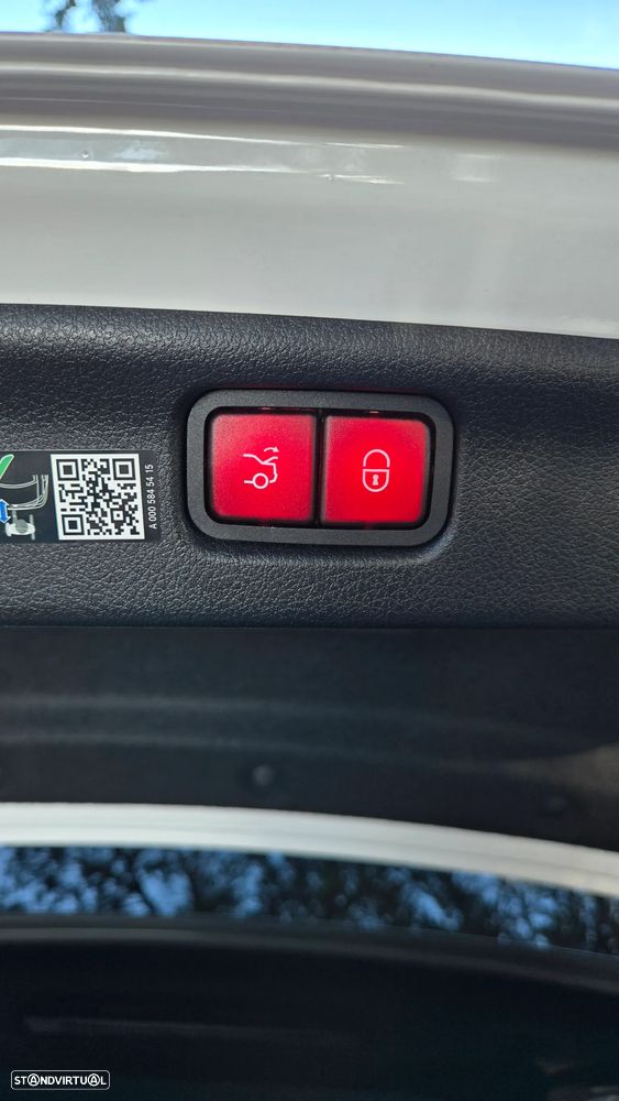 Mercedes-Benz C 63 AMG S E Performance 4Matic - 24