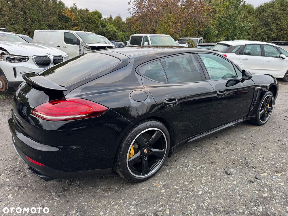 Porsche Panamera GTS PDK - 3