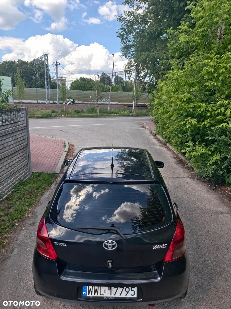 Toyota Yaris 1.3 Sol - 4