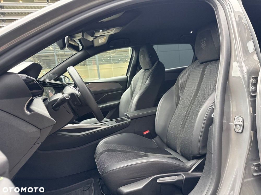 Peugeot 308 - 8