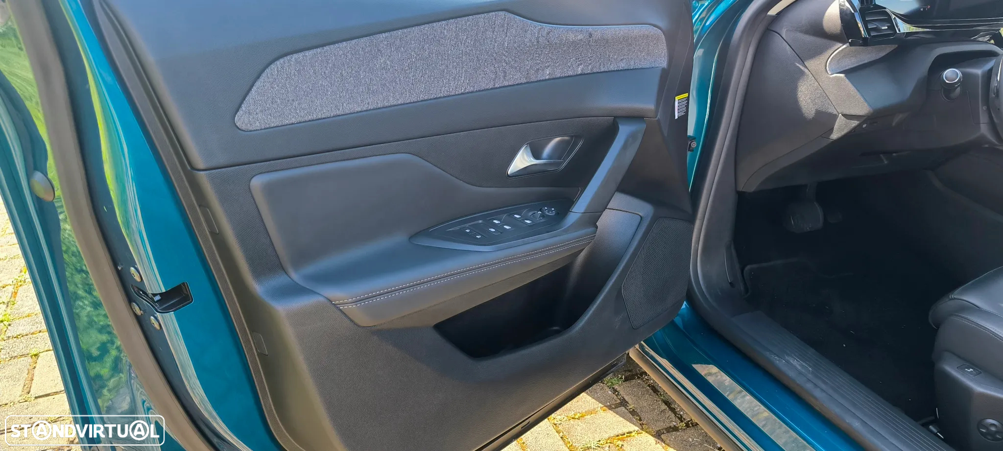 Peugeot 408 1.2 PureTech Allure Pack EAT8 - 30
