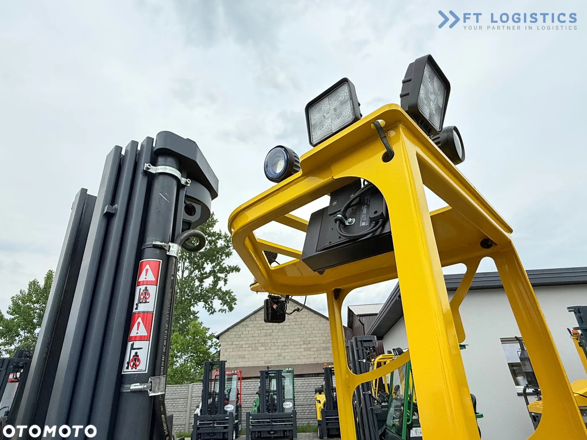Combilift MR / ELEKTRYCZNY / TRIPLEX - 6000MM / WOLNY SKOK / SZEROKI POZYCJONER / PRZESUW WIDEŁ / JEDYNIE 1400MTH / JAK NOWY - 28