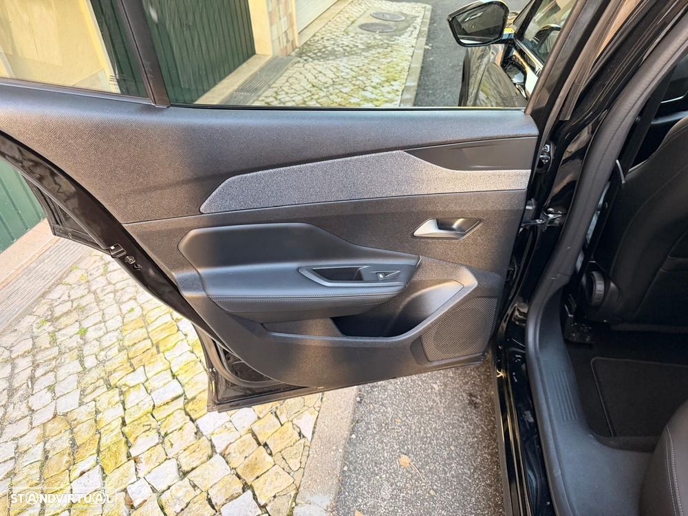 Peugeot 408 1.6 Hybrid Allure Pack e-EAT8 - 25