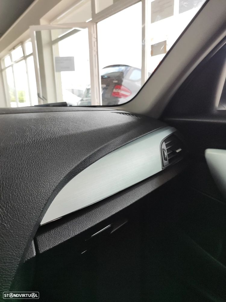 BMW 116 d EDynamics Line Sport - 33