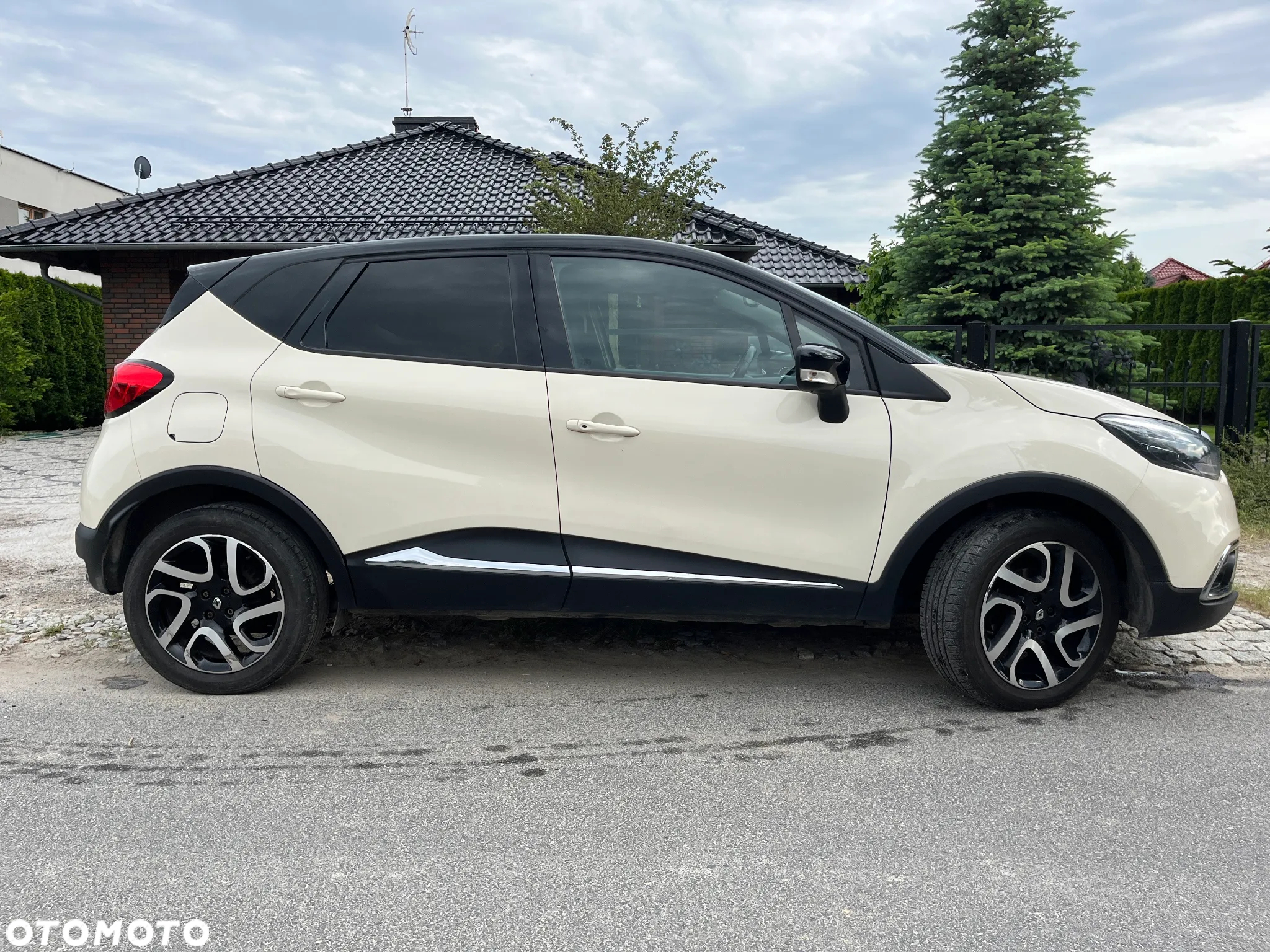 Renault Captur 1.2 TCe Intens EDC - 3