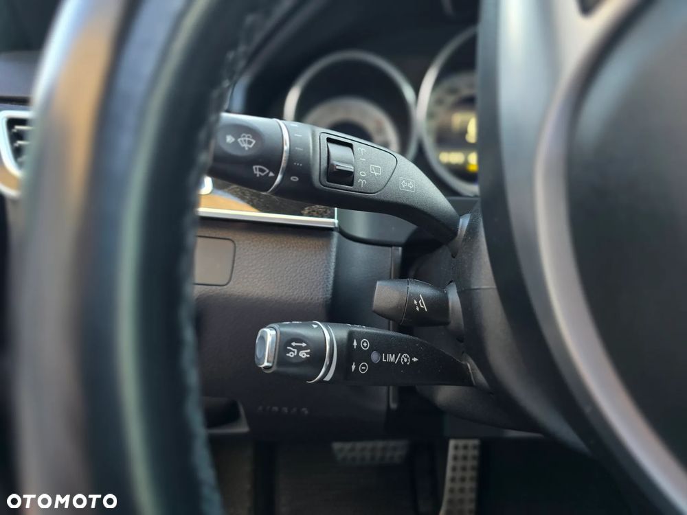 Mercedes-Benz Klasa E 350 BlueTEC 4Matic 7G-TRONIC - 27