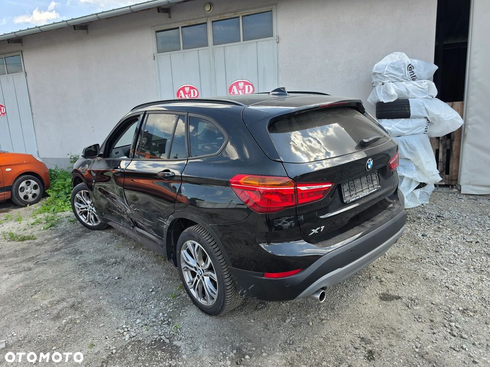 BMW X1 sDrive18i - 21