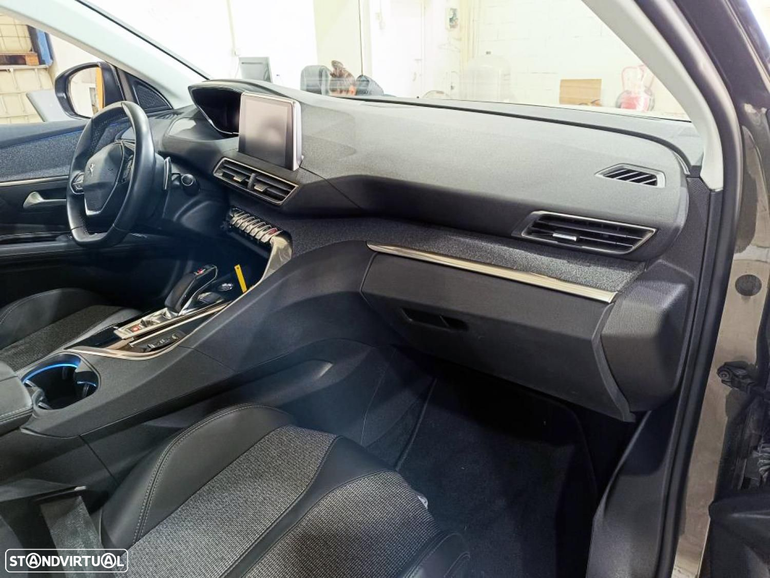 Peugeot 3008 1.6 Hybrid Allure e-EAT8 - 13