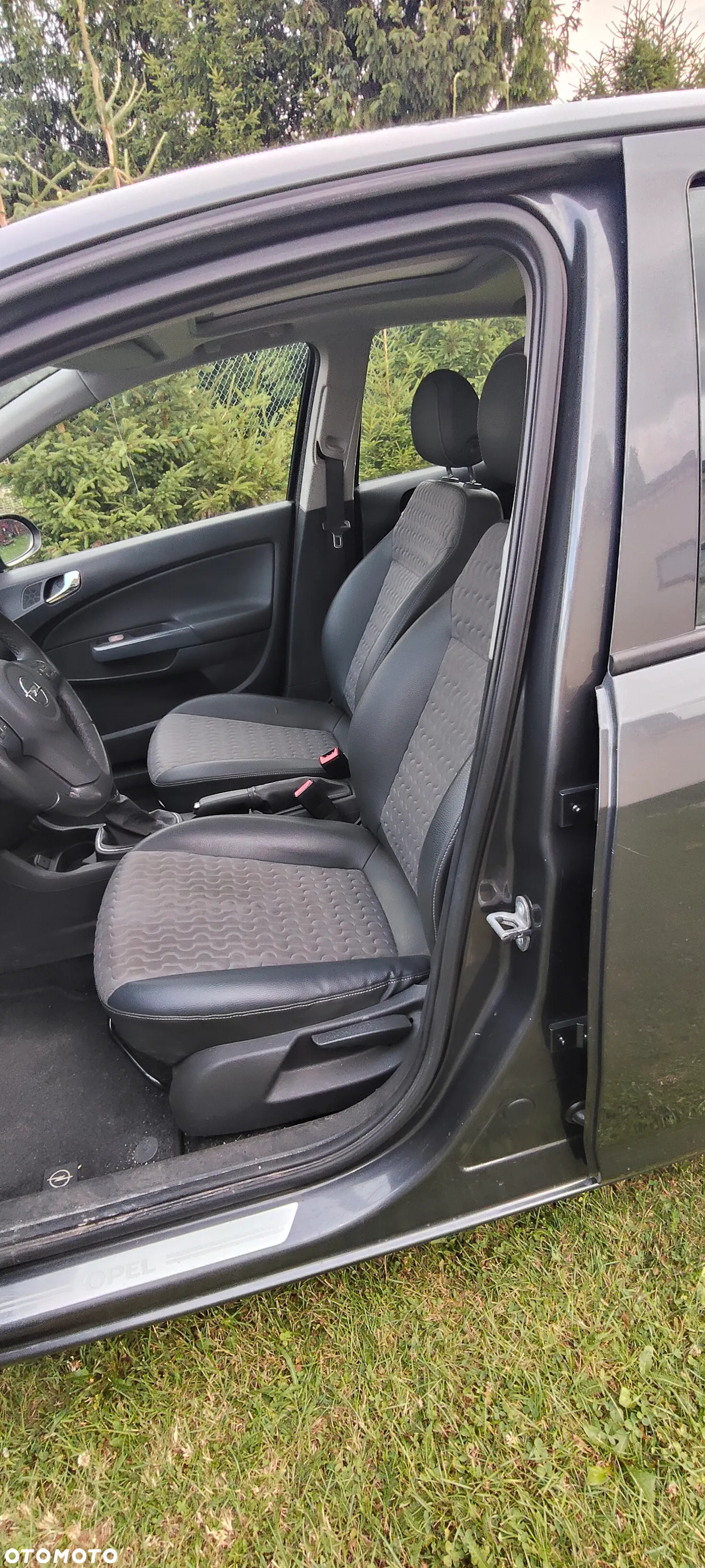 Opel Corsa 1.4 16V Active - 17