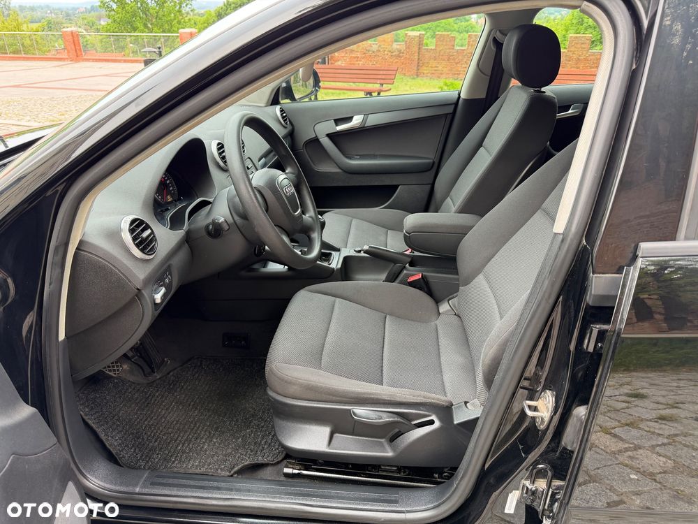 Audi A3 Sportback 1.6 Attraction - 11