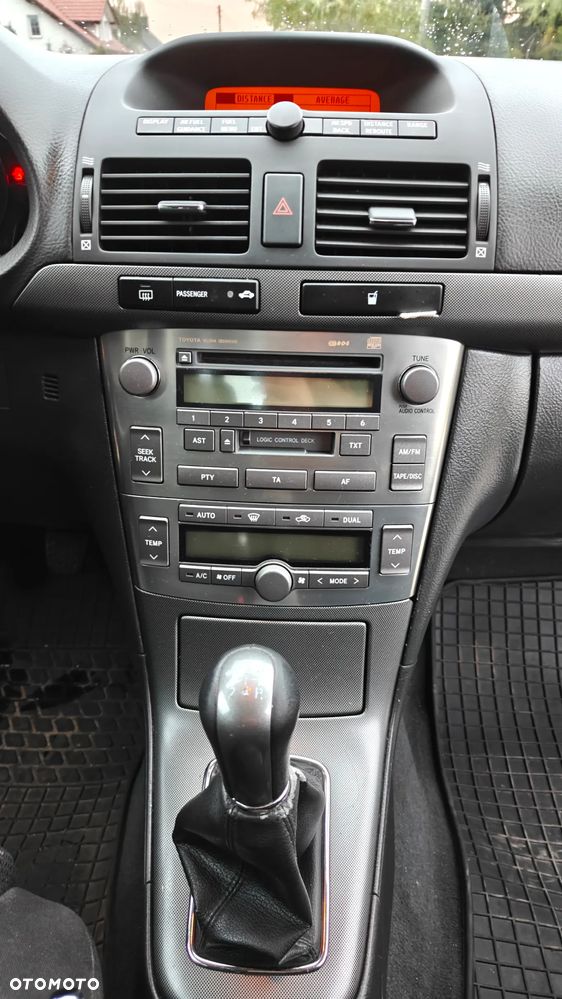 Toyota Avensis 1.8 VVT-i Luna - 10