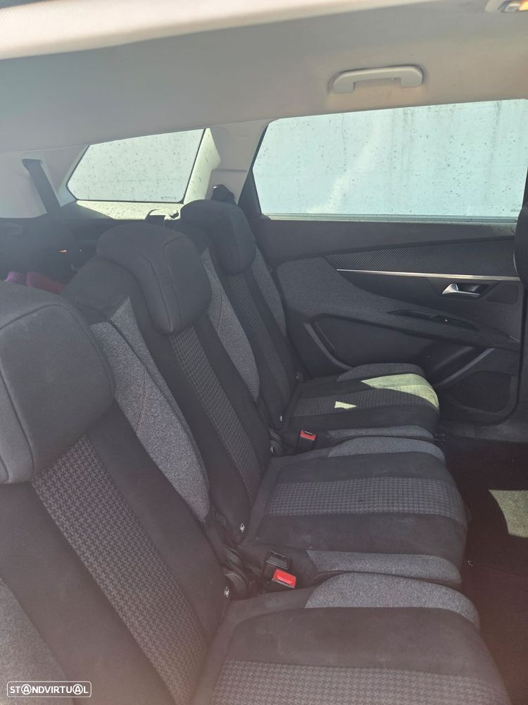 Peugeot 5008 BlueHDI 130 EAT8 Allure - 11