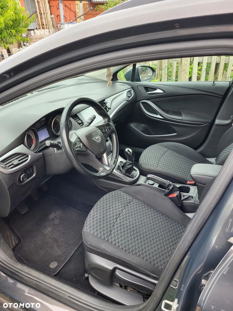 Opel Astra IV 1.6 CDTI Cosmo - 4