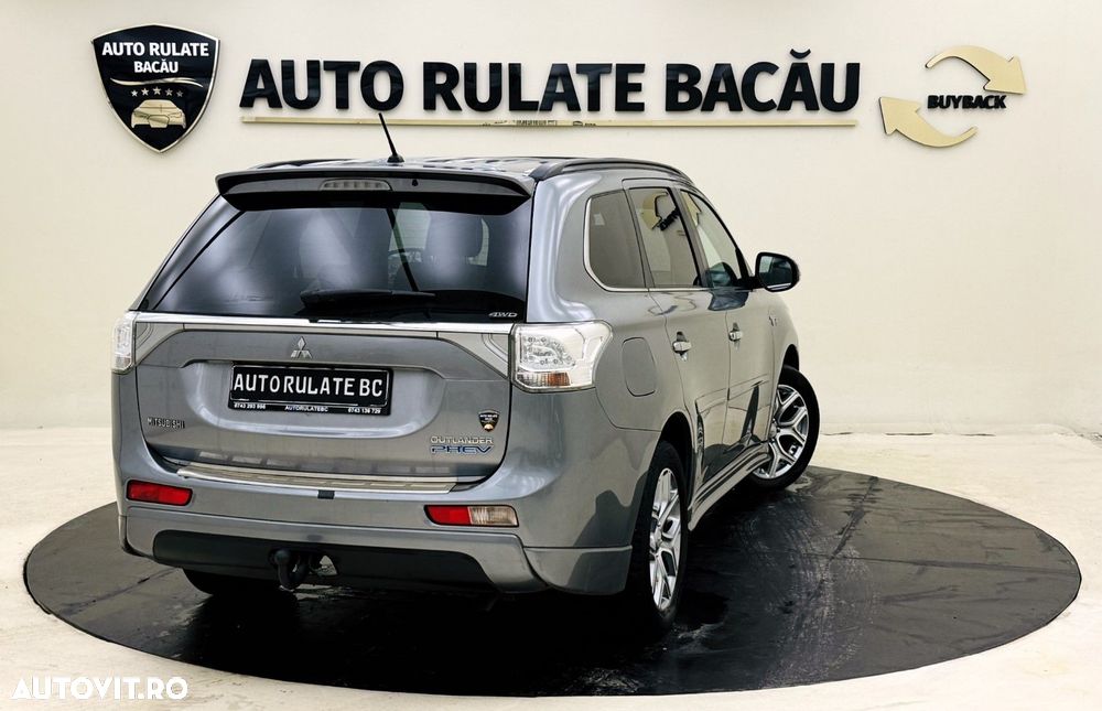 Mitsubishi Outlander - 6