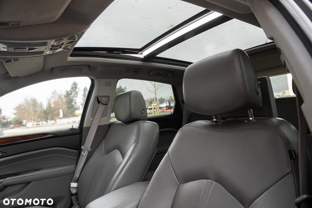 Cadillac SRX - 18