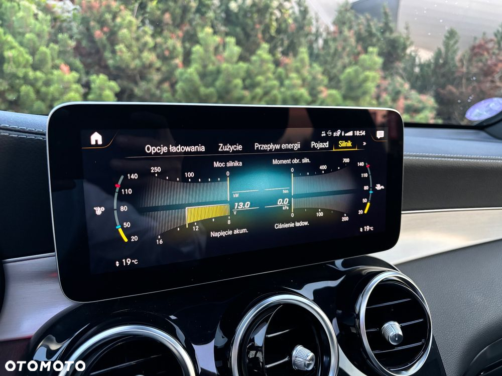 Mercedes-Benz GLC 300 e 4Matic 9G-TRONIC AMG Line - 30