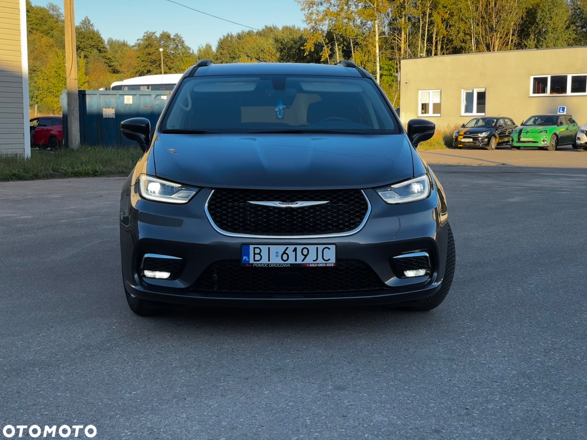 Chrysler Pacifica - 2