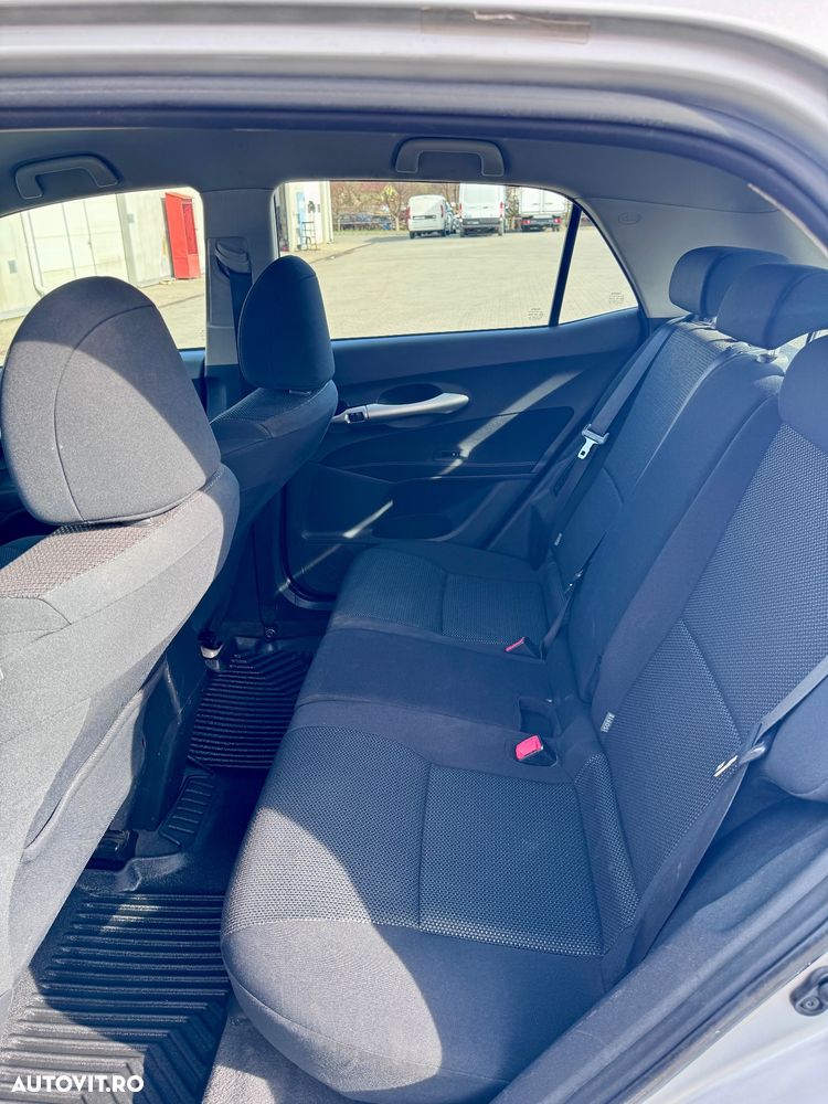 Toyota Auris 1.8 L VVT-i HSD Sol - 7