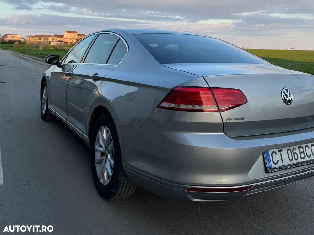 Volkswagen Passat 2.0 TDI Trendline - 5