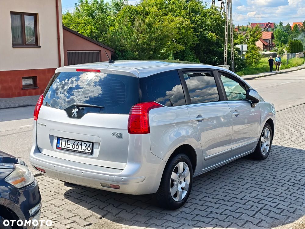Peugeot 5008 - 5