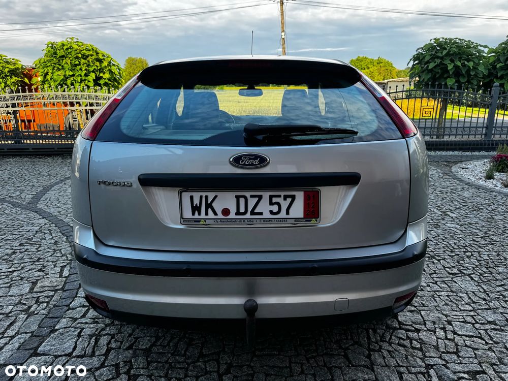 Ford Focus 2.0 16V Sport - 6