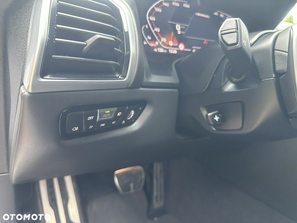 BMW Seria 8 M850i xDrive - 28