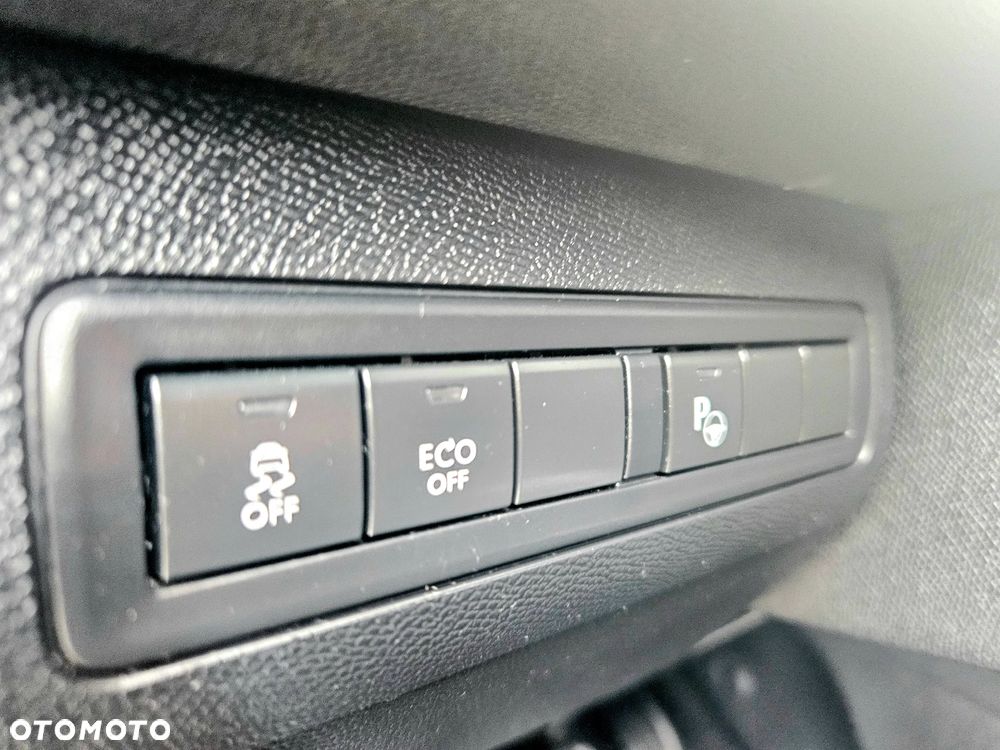 Peugeot 308 1.6 BlueHDi Active S&S EAT6 - 32