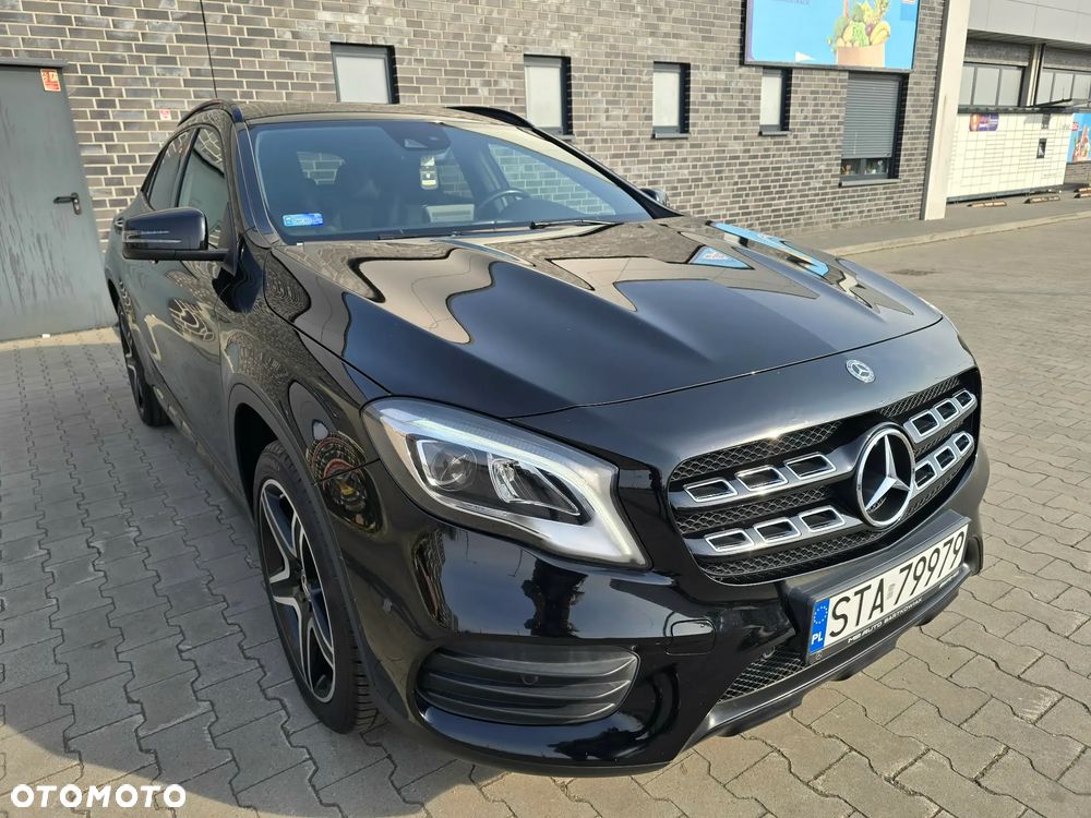 Mercedes-Benz GLA 200 7G-DCT AMG Line - 3