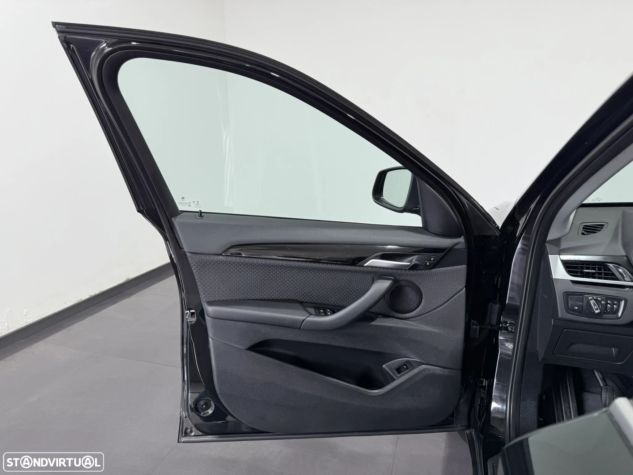 BMW X1 16 d sDrive Advantage - 17