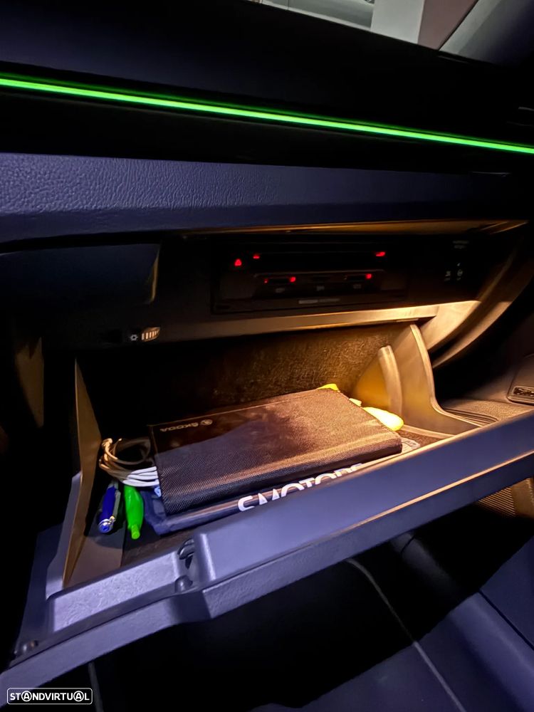 Skoda Superb Break 2.0 TDI Laurin&Klement DSG - 36