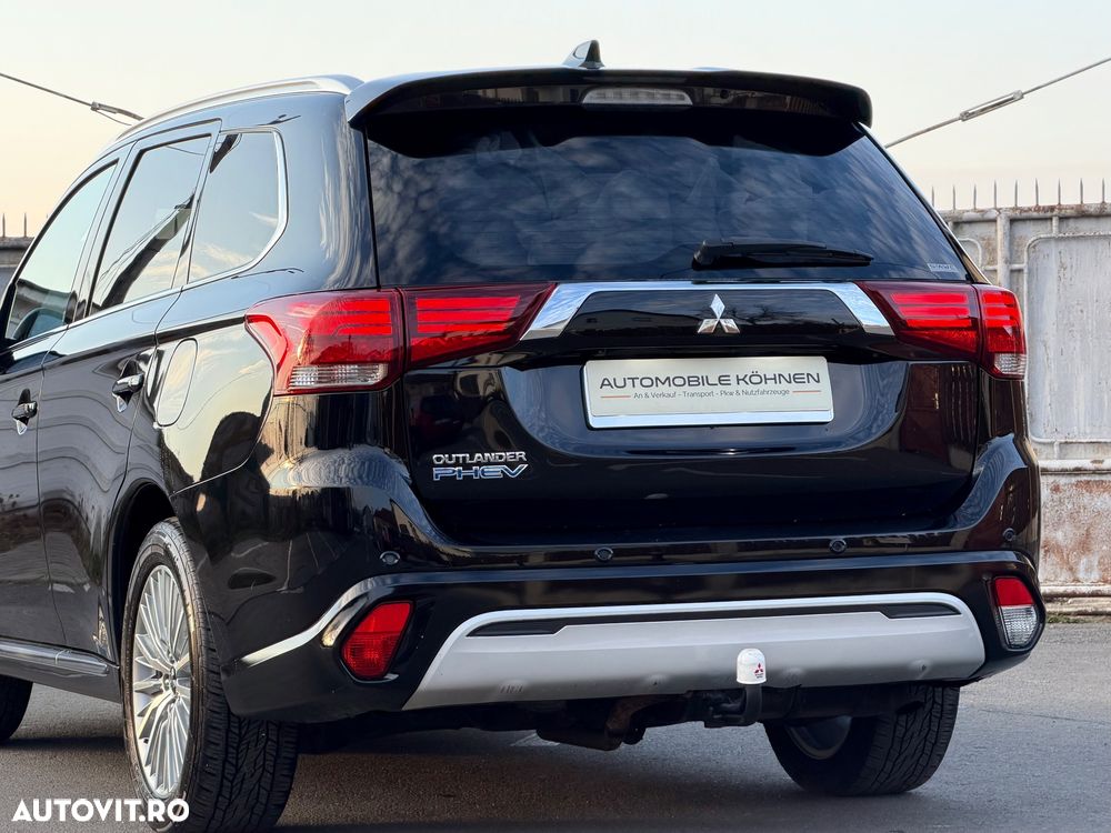 Mitsubishi Outlander 2.4 4WD Plug-In Hybrid Top - 33