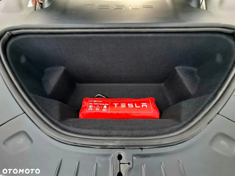 Tesla Model S - 19