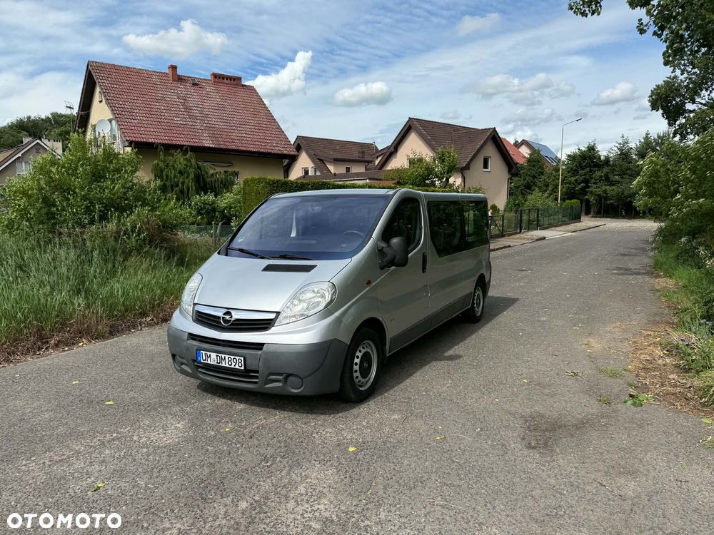 Opel Vivaro Tour - 2