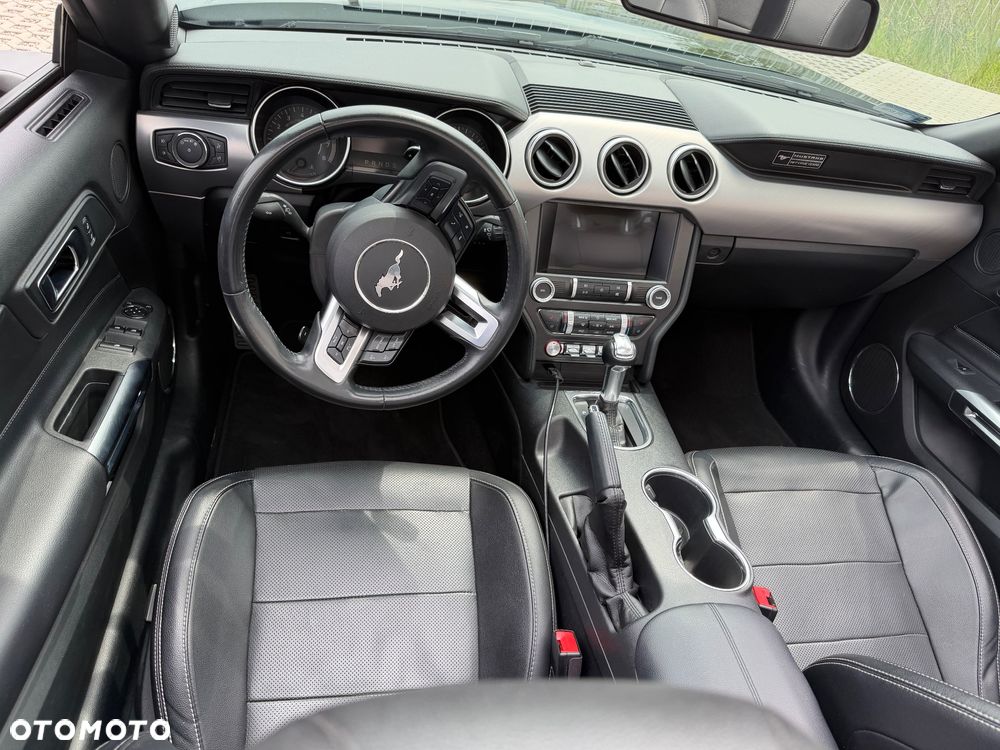 Ford Mustang - 6