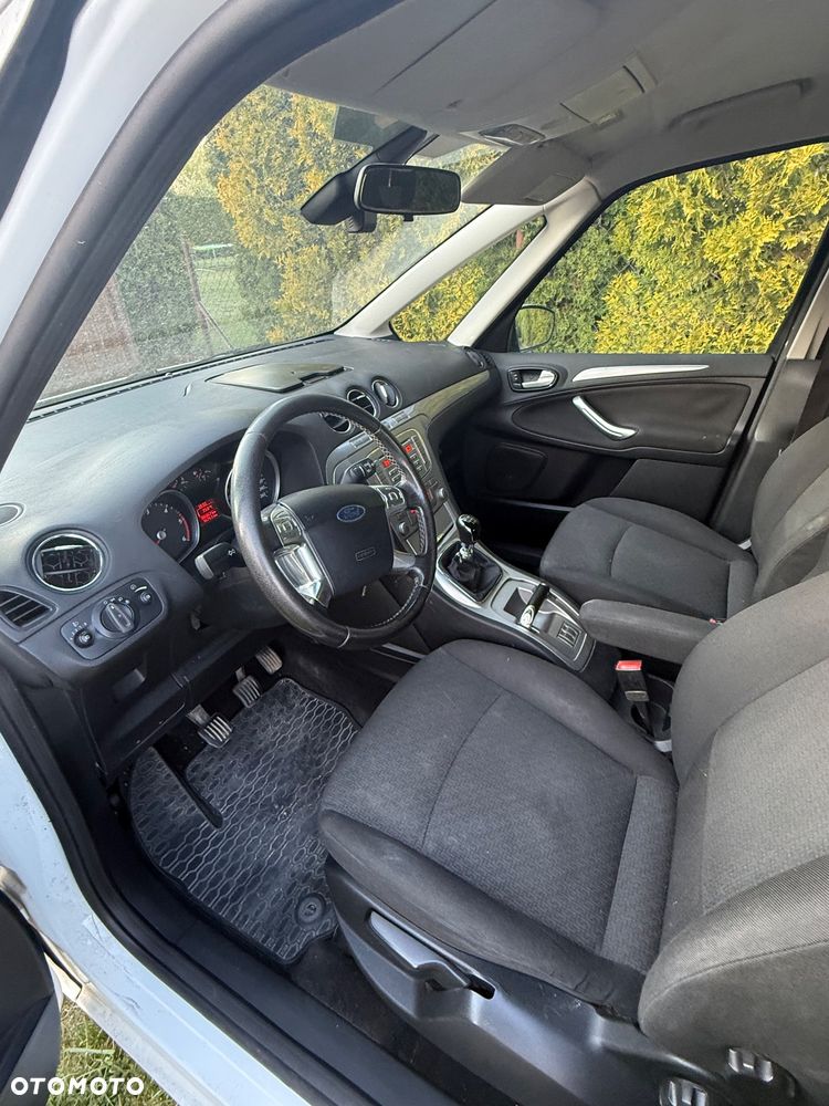 Ford Galaxy - 10