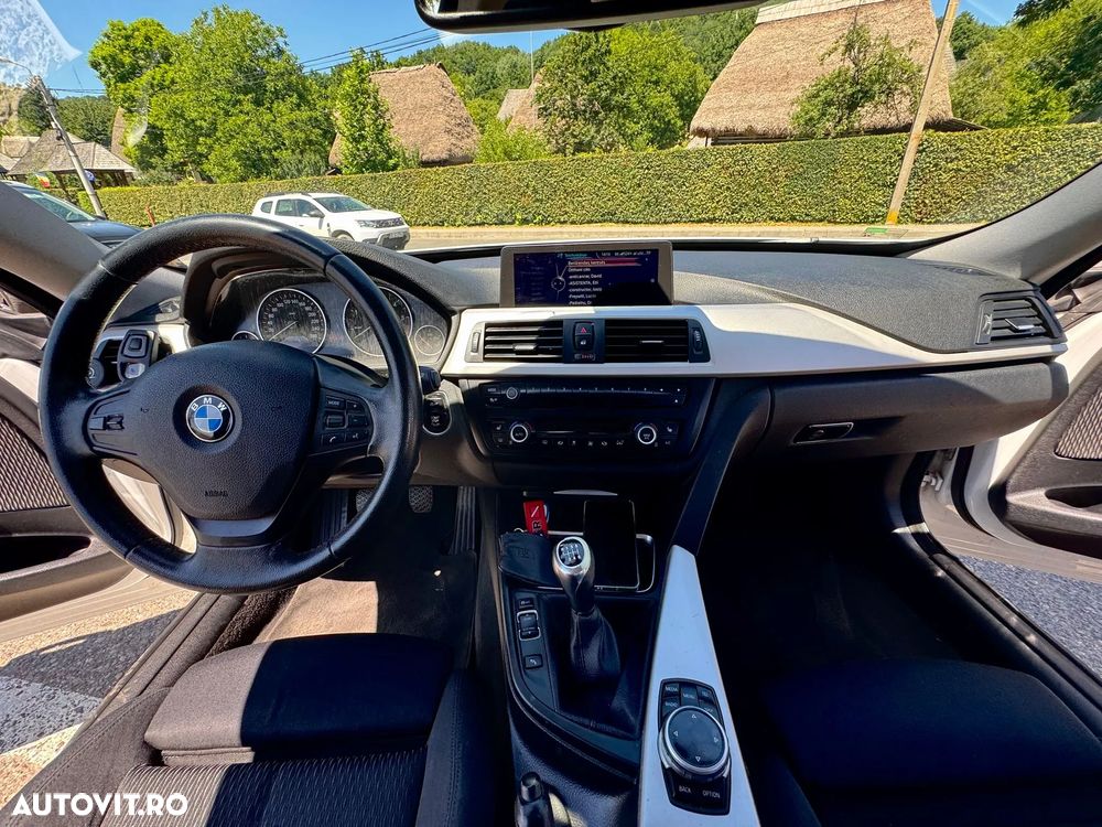 BMW Seria 3 320d - 12