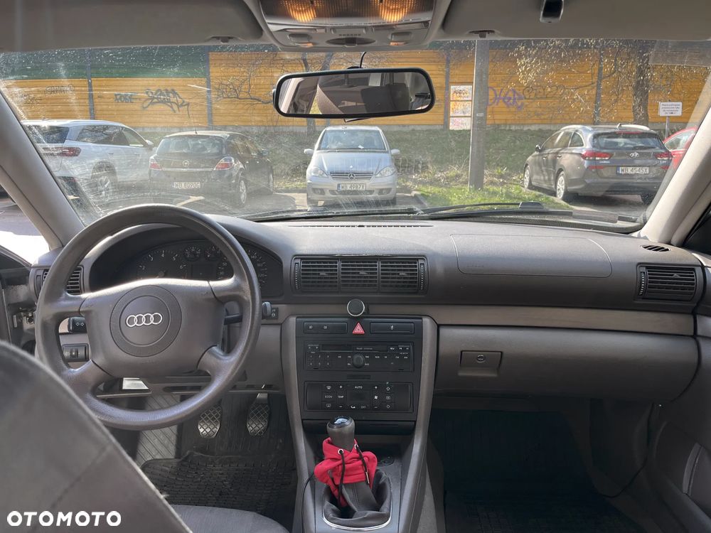 Audi A4 Limousine - 10