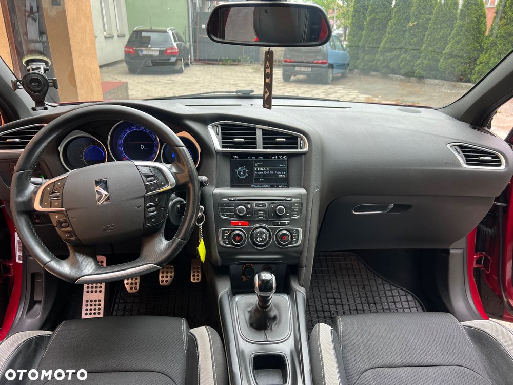 Citroën DS4 HDi 110 SoChic - 10