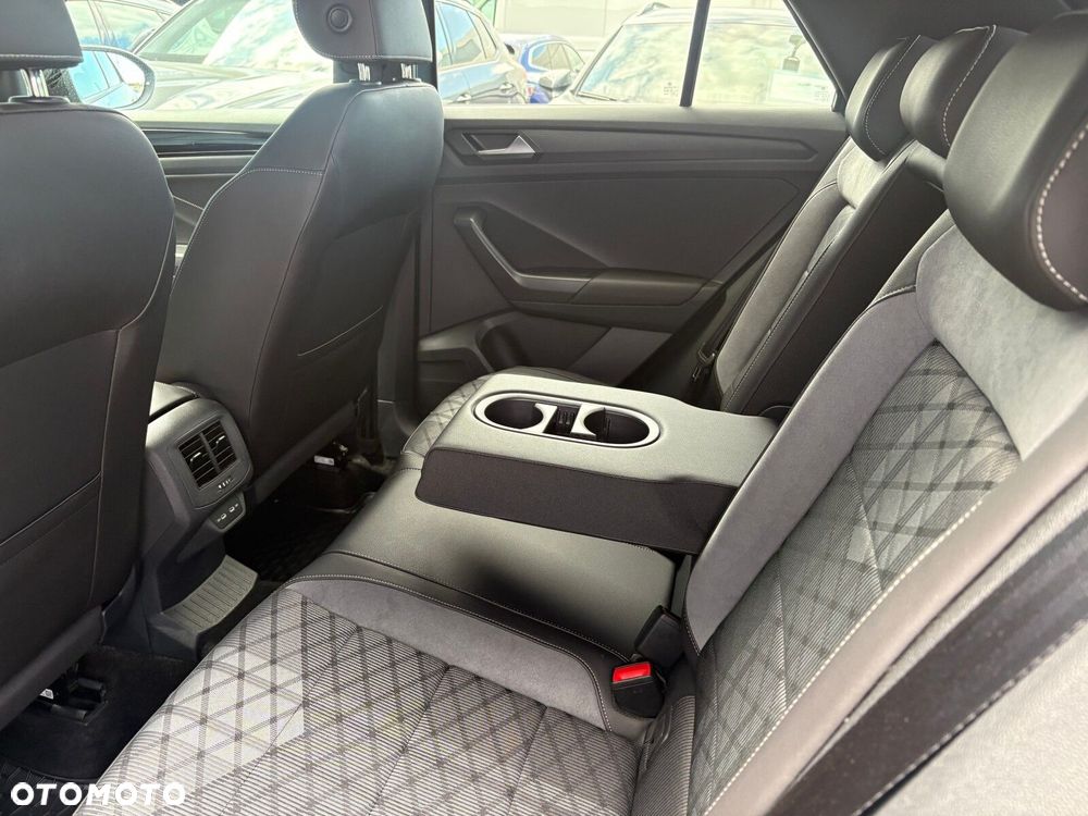 Volkswagen T-Roc - 16