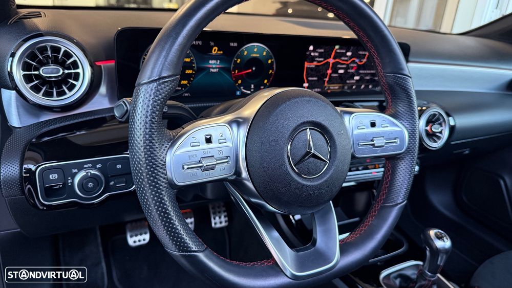 Mercedes-Benz A 180 AMG Line - 24