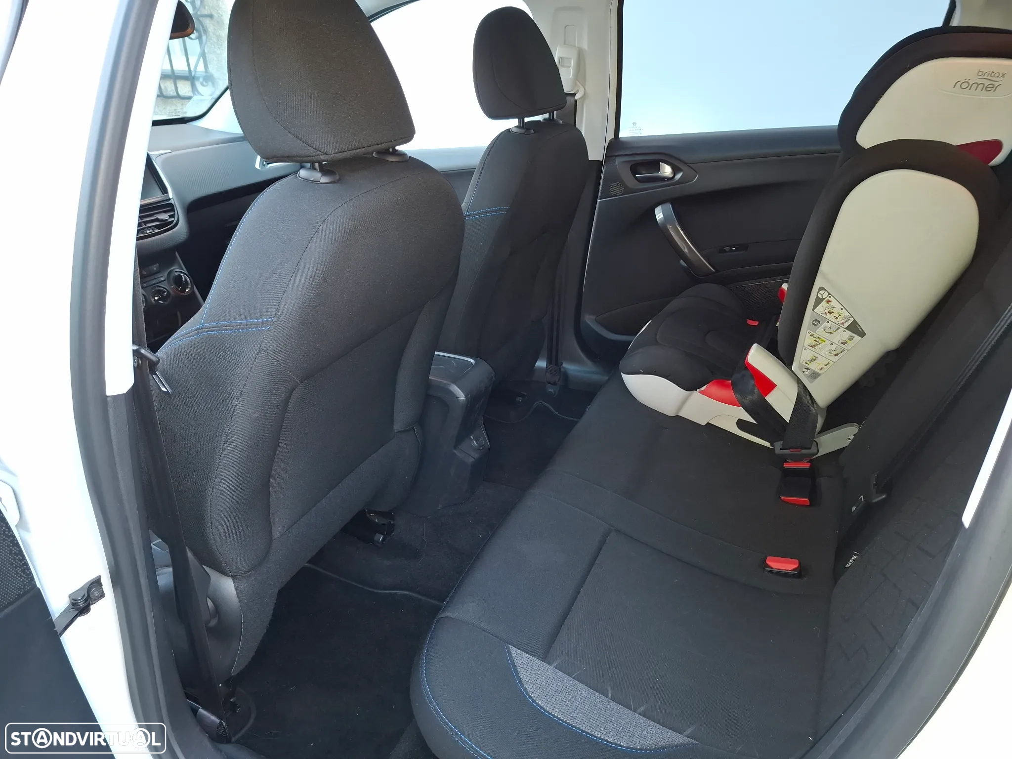 Peugeot 2008 1.2 PureTech Style - 7