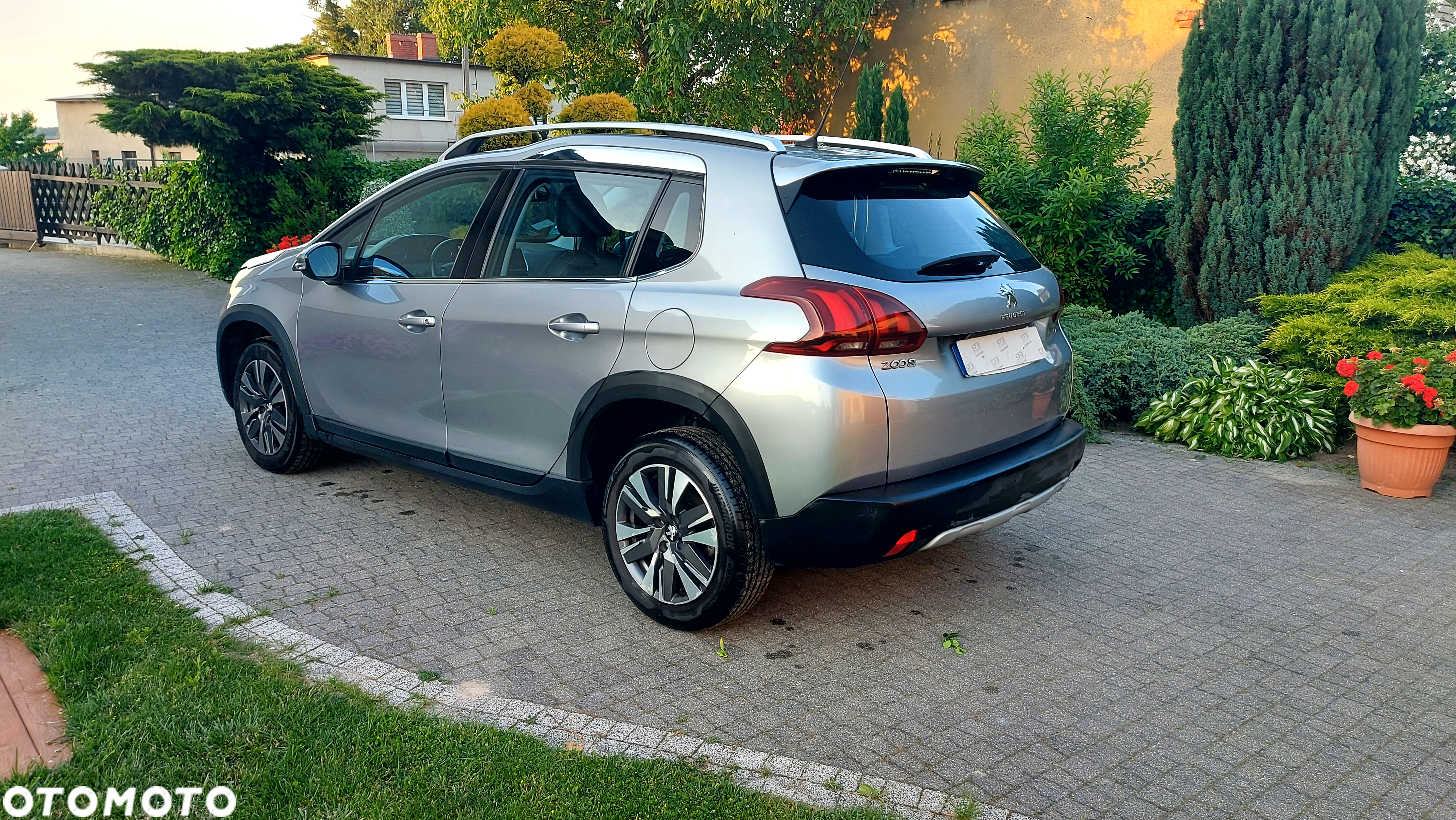 Peugeot 2008 - 12