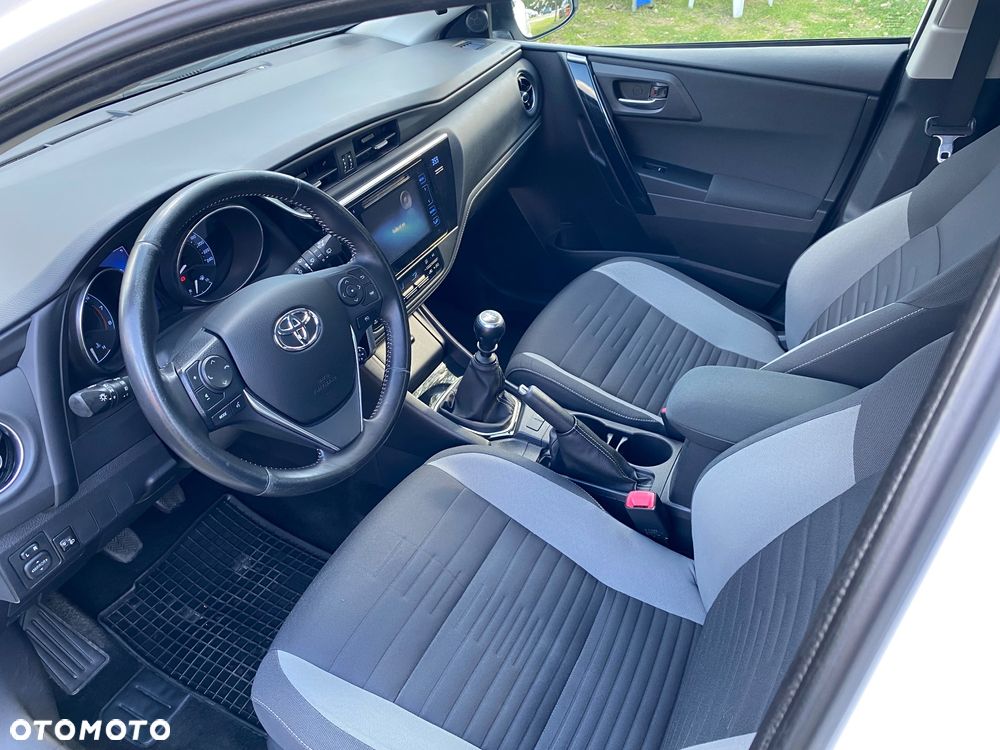 Toyota Auris 1.6 Valvematic Executive - 29