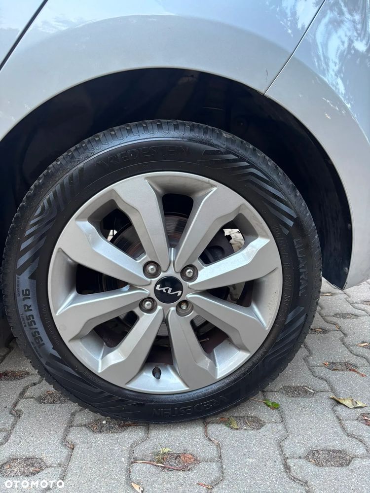 Kia Rio - 9