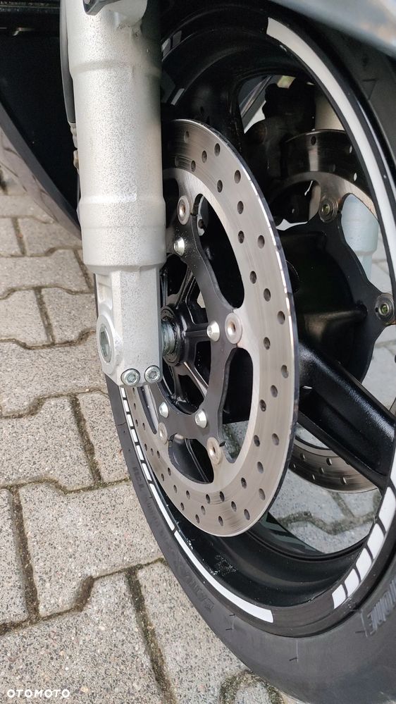 Yamaha FJR - 17