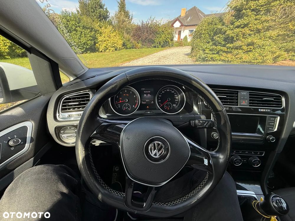 Volkswagen Golf - 21
