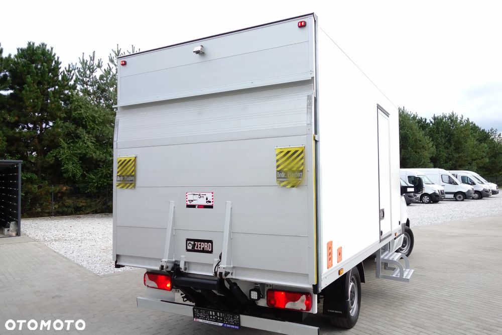 Mercedes-Benz Sprinter 3.0 Bluetec Automat 319  Kontener + Winda 750 kg. - 26