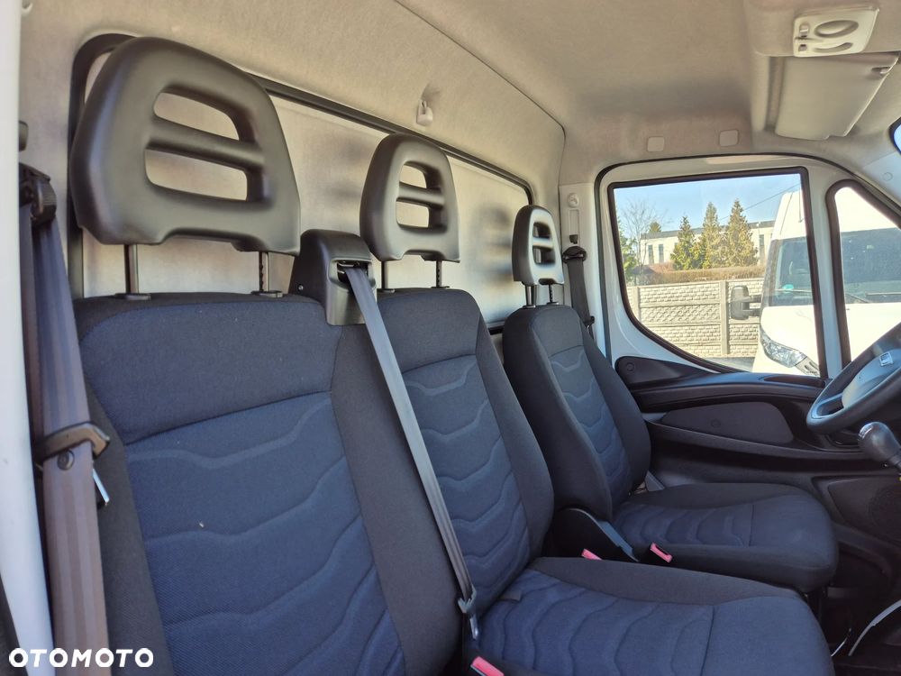 Iveco Daily 35C14, kontener 8PAL, winda 750KG, bliźniaki, klimatyzacja, 174 600 KM - 15